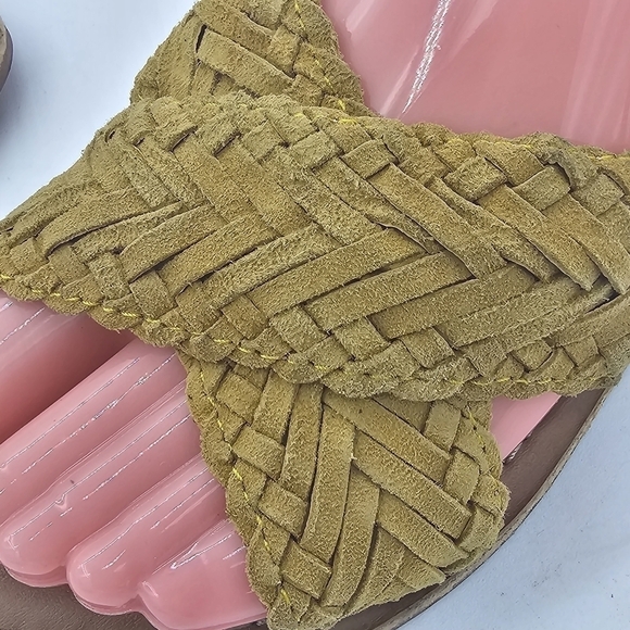 NEW Crevo Yellow Leather Braided Woven Criss Cross Flat Slide Sandals Size 7 - Picture 6 of 12